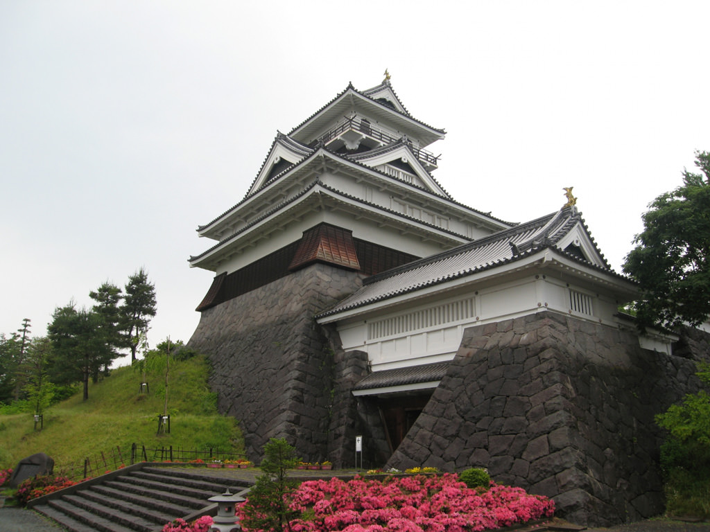 Kaminoyama-Castle
