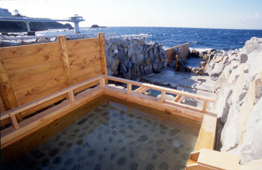 Nankishirahama Onsen